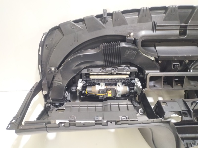 Recambio de salpicadero para seat leon (1p1) 1.4 tsi referencia OEM IAM 1P1857003TLF  