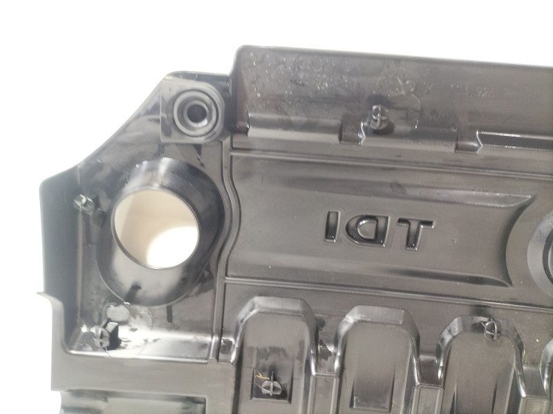 Recambio de tapa motor para volkswagen golf vii (5g1, bq1, be1, be2) 1.6 tdi referencia OEM IAM 04L103925T  