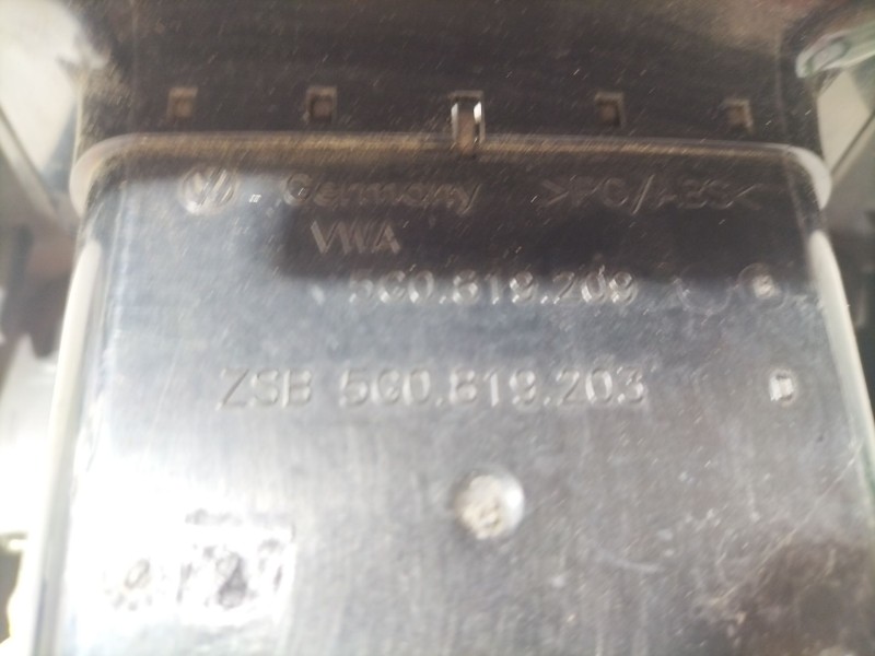 Recambio de aireador trasero para volkswagen golf vii (5g1, bq1, be1, be2) 1.6 tdi referencia OEM IAM 5G0819203  