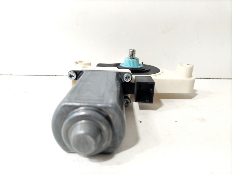 Recambio de motor elevalunas delantero derecho para volkswagen golf vii (5g1, bq1, be1, be2) 1.6 tdi referencia OEM IAM 5Q495980