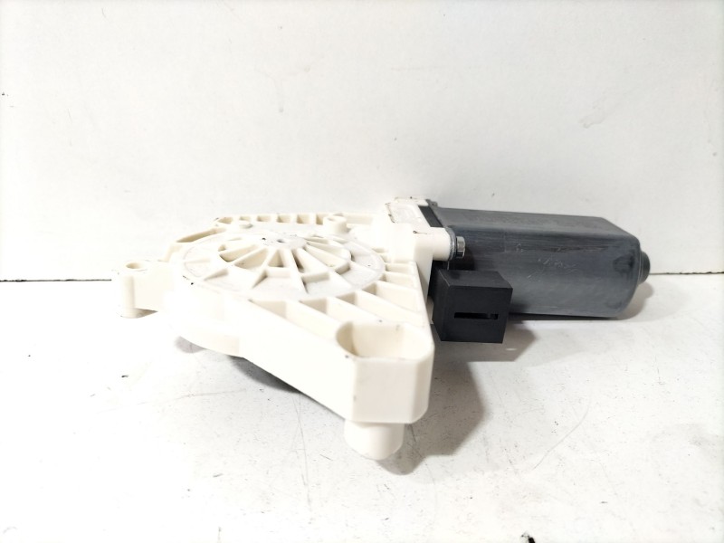 Recambio de motor elevalunas delantero derecho para volkswagen golf vii (5g1, bq1, be1, be2) 1.6 tdi referencia OEM IAM 5Q495980