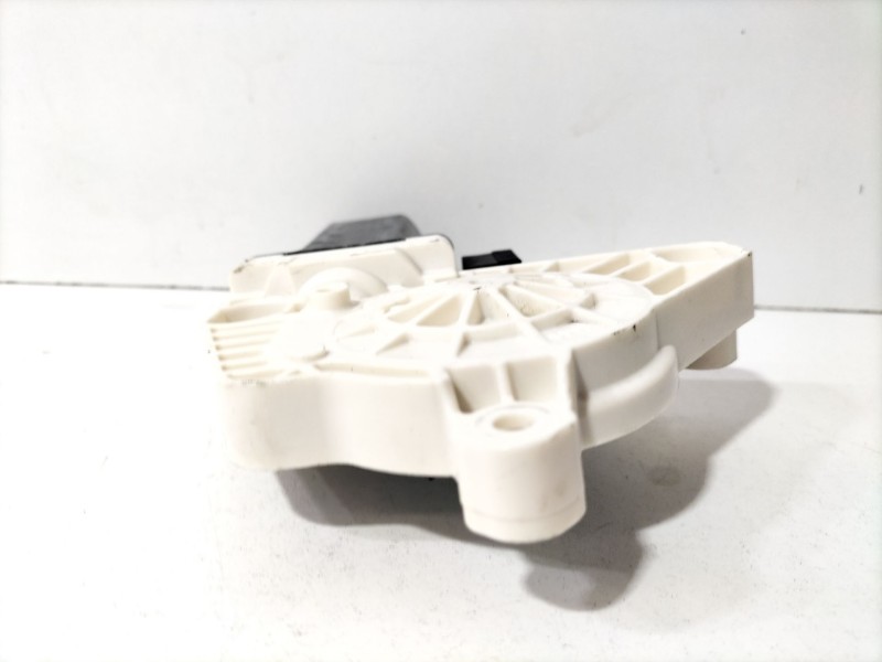 Recambio de motor elevalunas delantero derecho para volkswagen golf vii (5g1, bq1, be1, be2) 1.6 tdi referencia OEM IAM 5Q495980