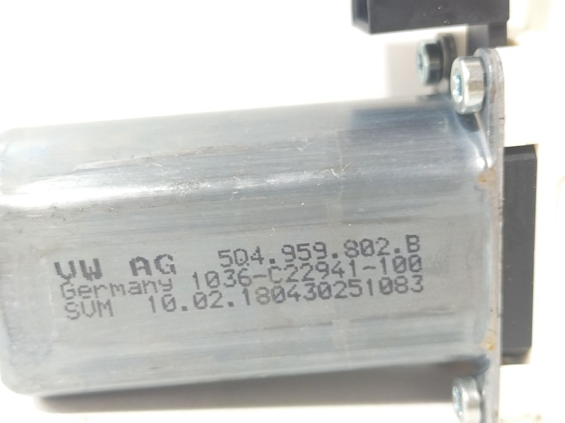 Recambio de motor elevalunas delantero derecho para volkswagen golf vii (5g1, bq1, be1, be2) 1.6 tdi referencia OEM IAM 5Q495980
