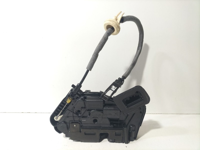 Recambio de cerradura puerta delantera derecha para volkswagen golf vii (5g1, bq1, be1, be2) 1.6 tdi referencia OEM IAM 5TB83701