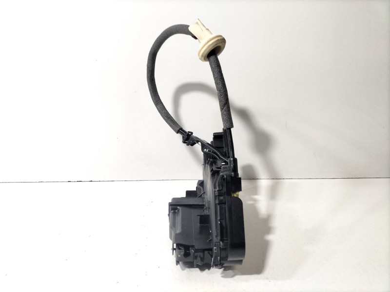 Recambio de cerradura puerta delantera derecha para volkswagen golf vii (5g1, bq1, be1, be2) 1.6 tdi referencia OEM IAM 5TB83701