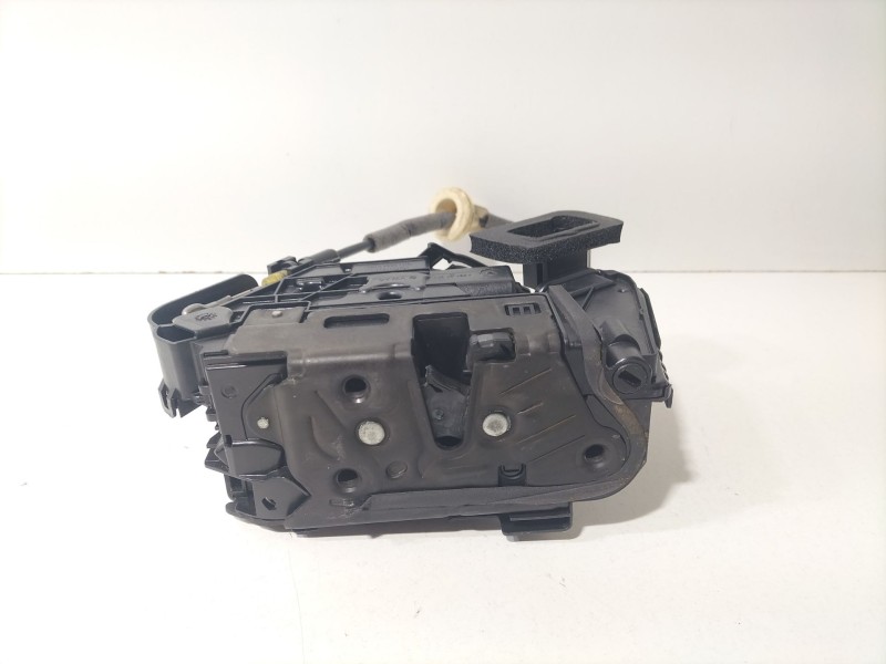 Recambio de cerradura puerta delantera derecha para volkswagen golf vii (5g1, bq1, be1, be2) 1.6 tdi referencia OEM IAM 5TB83701