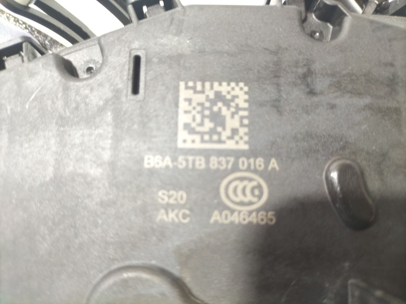 Recambio de cerradura puerta delantera derecha para volkswagen golf vii (5g1, bq1, be1, be2) 1.6 tdi referencia OEM IAM 5TB83701