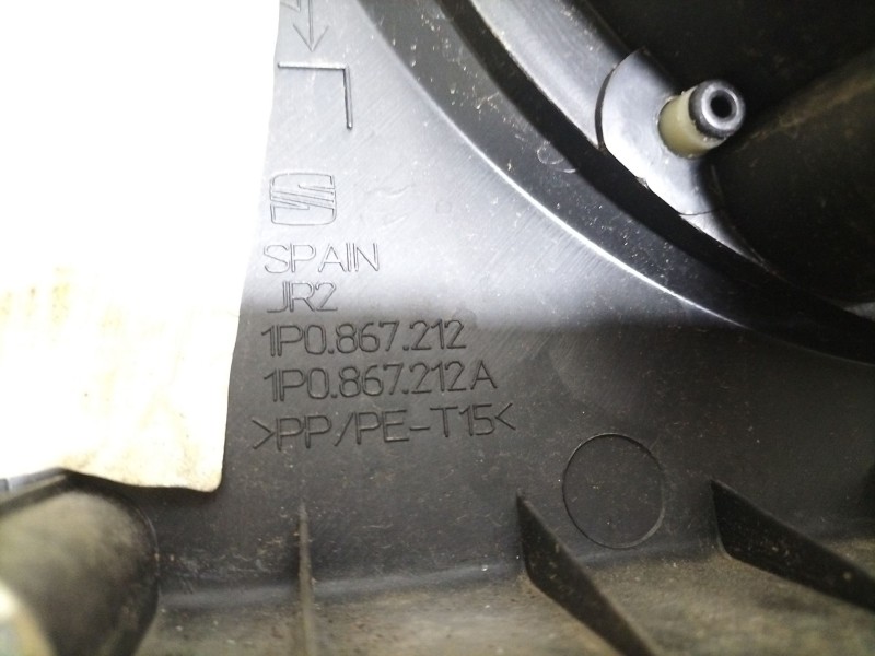 Recambio de guarnecido puerta trasera derecha para seat leon (1p1) 1.4 tsi referencia OEM IAM 1P0867212A  
