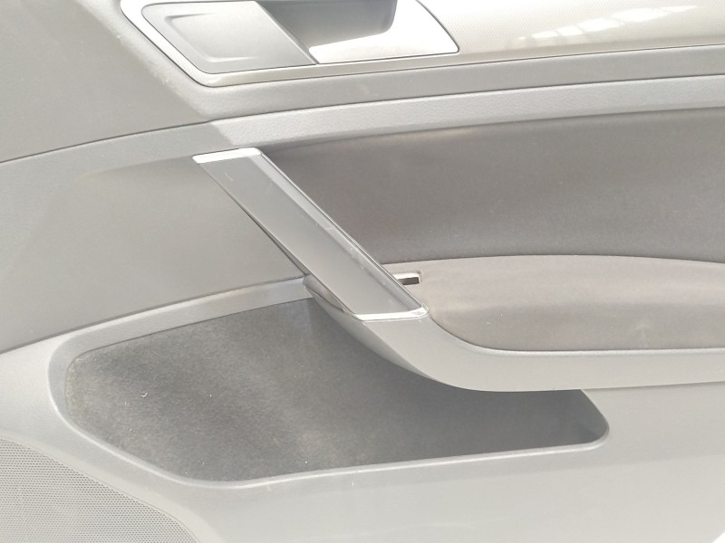 Recambio de guarnecido puerta delantera derecha para volkswagen golf vii (5g1, bq1, be1, be2) 1.6 tdi referencia OEM IAM 5G48681