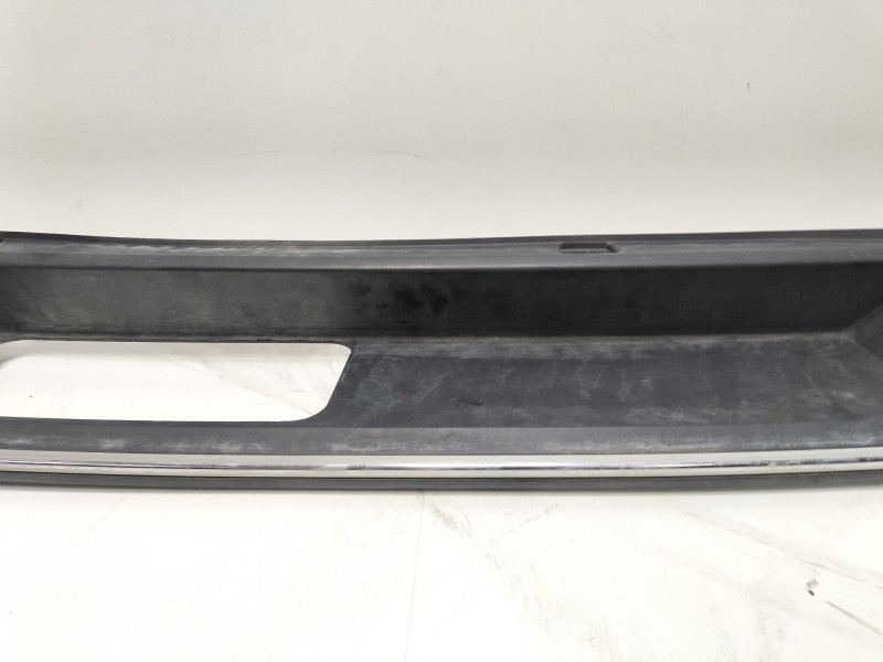 Recambio de molduras traseras para volkswagen golf vii (5g1, bq1, be1, be2) 1.6 tdi referencia OEM IAM 5G6807568R  