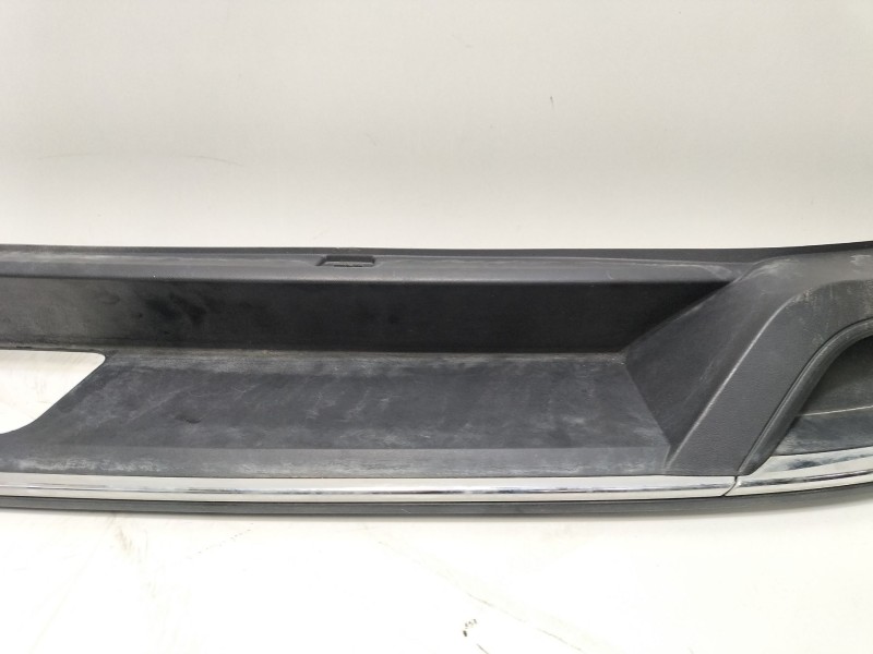 Recambio de molduras traseras para volkswagen golf vii (5g1, bq1, be1, be2) 1.6 tdi referencia OEM IAM 5G6807568R  