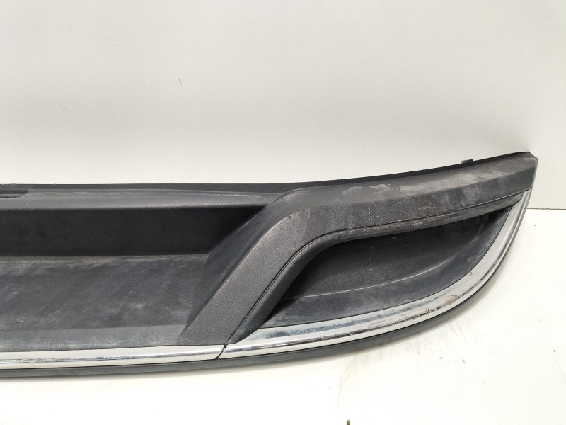 Recambio de molduras traseras para volkswagen golf vii (5g1, bq1, be1, be2) 1.6 tdi referencia OEM IAM 5G6807568R  