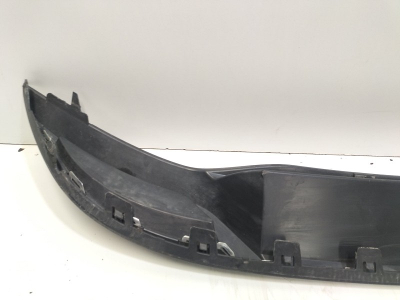 Recambio de molduras traseras para volkswagen golf vii (5g1, bq1, be1, be2) 1.6 tdi referencia OEM IAM 5G6807568R  
