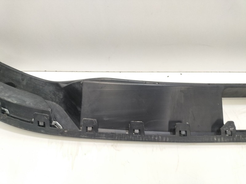 Recambio de molduras traseras para volkswagen golf vii (5g1, bq1, be1, be2) 1.6 tdi referencia OEM IAM 5G6807568R  