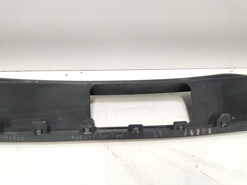 Recambio de molduras traseras para volkswagen golf vii (5g1, bq1, be1, be2) 1.6 tdi referencia OEM IAM 5G6807568R  