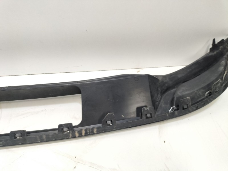 Recambio de molduras traseras para volkswagen golf vii (5g1, bq1, be1, be2) 1.6 tdi referencia OEM IAM 5G6807568R  