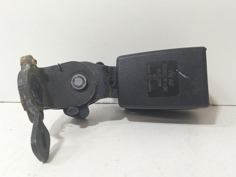 Recambio de anclaje cinturon trasero izquierdo para volkswagen golf vii (5g1, bq1, be1, be2) 1.6 tdi referencia OEM IAM 8V085773