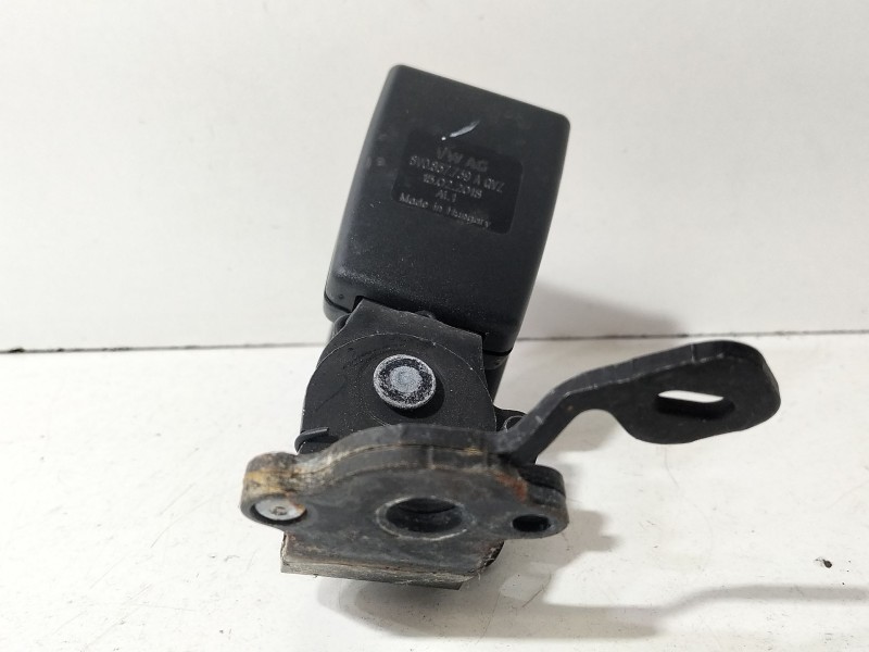 Recambio de anclaje cinturon trasero izquierdo para volkswagen golf vii (5g1, bq1, be1, be2) 1.6 tdi referencia OEM IAM 8V085773