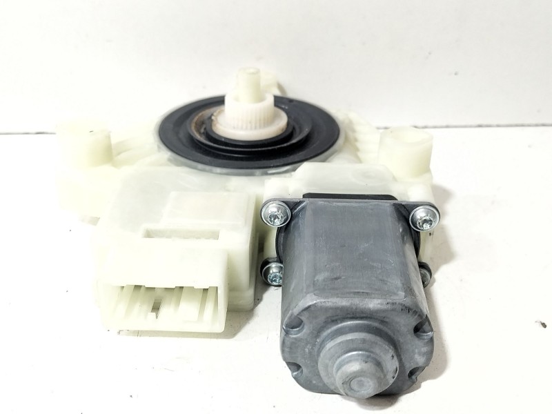 Recambio de motor elevalunas trasero izquierdo para volkswagen golf vii (5g1, bq1, be1, be2) 1.6 tdi referencia OEM IAM 5Q495981