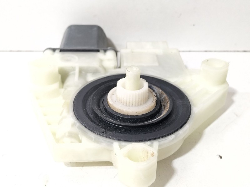 Recambio de motor elevalunas trasero izquierdo para volkswagen golf vii (5g1, bq1, be1, be2) 1.6 tdi referencia OEM IAM 5Q495981