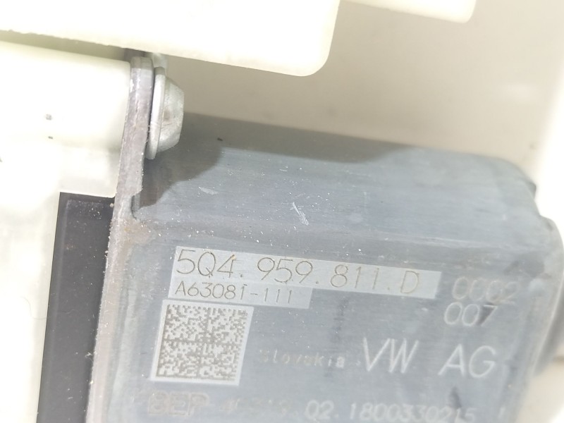 Recambio de motor elevalunas trasero izquierdo para volkswagen golf vii (5g1, bq1, be1, be2) 1.6 tdi referencia OEM IAM 5Q495981