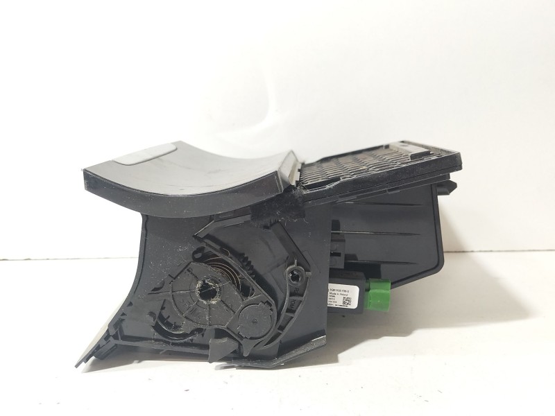 Recambio de cenicero para volkswagen golf vii (5g1, bq1, be1, be2) 1.6 tdi referencia OEM IAM 5G1863391  