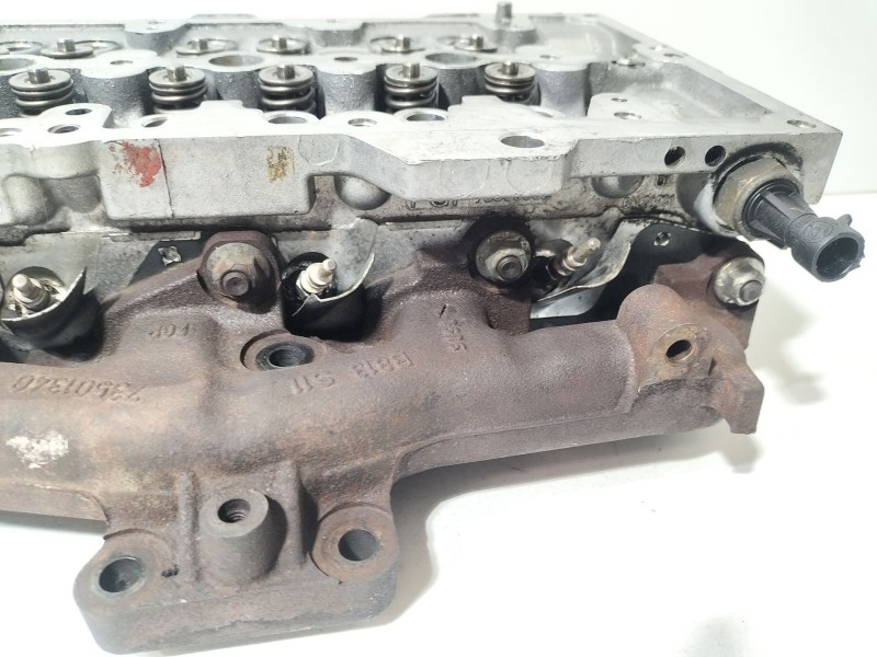 Recambio de culata para opel corsa c 1.3 16v cdti cat (z 13 dt / ln9) referencia OEM IAM 73500052  