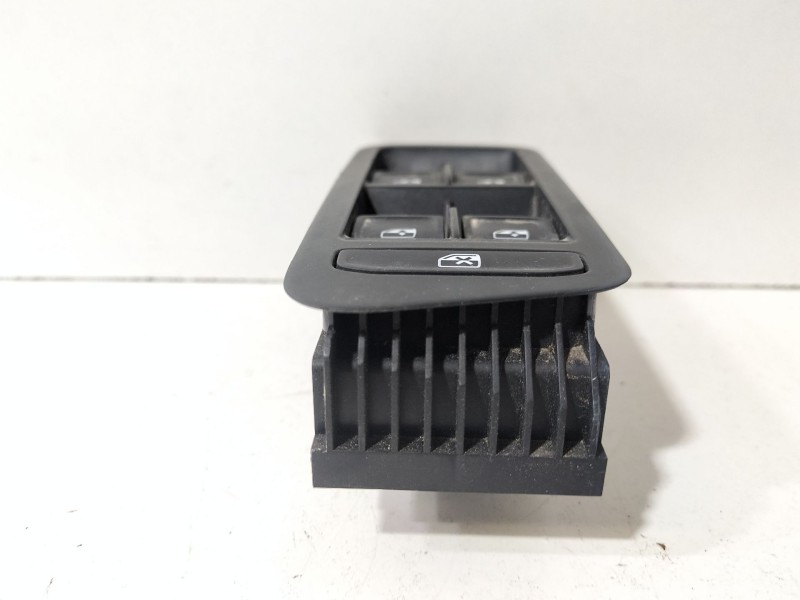 Recambio de mando elevalunas delantero izquierdo para volkswagen golf vii (5g1, bq1, be1, be2) 1.6 tdi referencia OEM IAM 5G1867