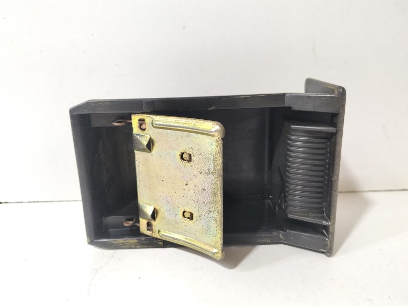 Recambio de cenicero para suzuki vitara (et) hdi (se 420hdi) referencia OEM IAM vitara  