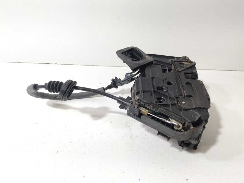 Recambio de cerradura puerta trasera derecha para volkswagen golf vii (5g1, bq1, be1, be2) 1.6 tdi referencia OEM IAM 5TA839016E