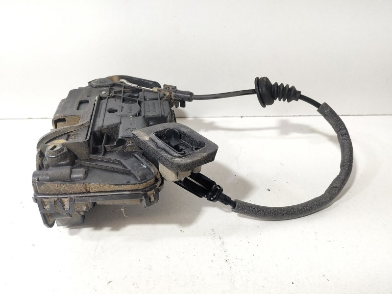 Recambio de cerradura puerta trasera derecha para volkswagen golf vii (5g1, bq1, be1, be2) 1.6 tdi referencia OEM IAM 5TA839016E