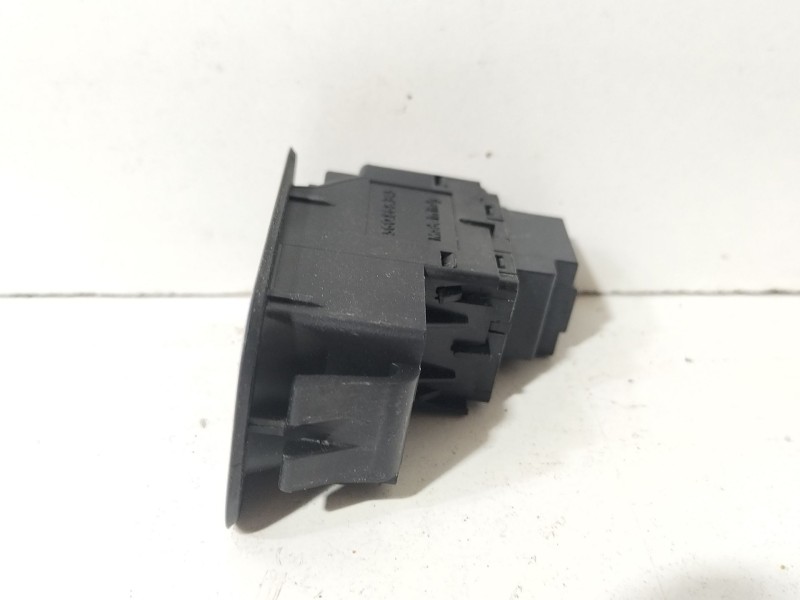 Recambio de mando elevalunas trasero izquierdo para volkswagen golf vii (5g1, bq1, be1, be2) 1.6 tdi referencia OEM IAM 5G086834
