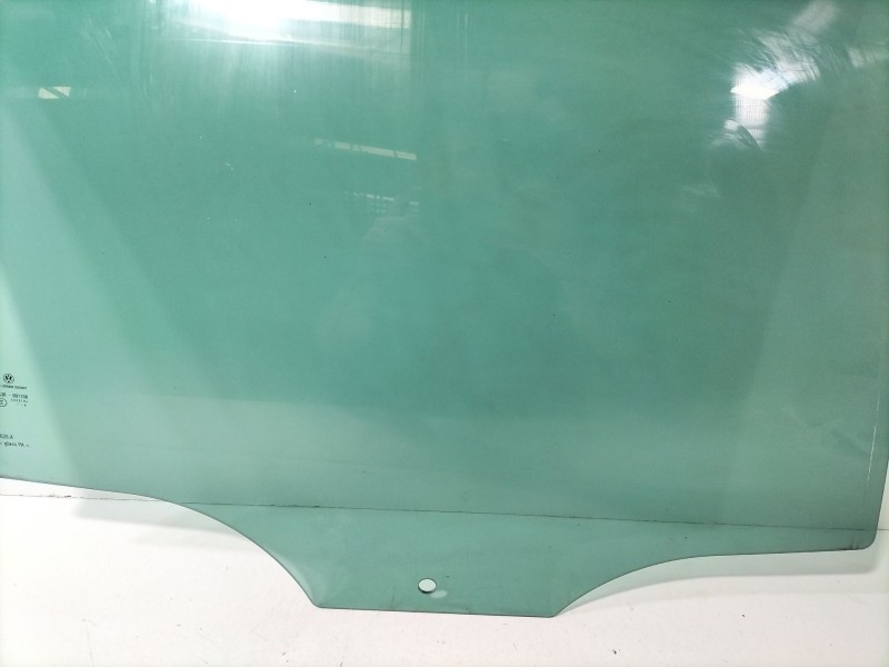 Recambio de luna trasera derecha para volkswagen golf vii (5g1, bq1, be1, be2) 1.6 tdi referencia OEM IAM 5G6845026A  