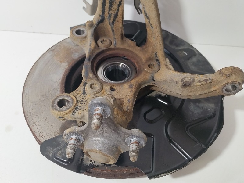 Recambio de mangueta delantera derecha para volkswagen golf vii (5g1, bq1, be1, be2) 1.6 tdi referencia OEM IAM 5Q02560  