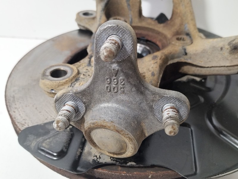 Recambio de mangueta delantera derecha para volkswagen golf vii (5g1, bq1, be1, be2) 1.6 tdi referencia OEM IAM 5Q02560  