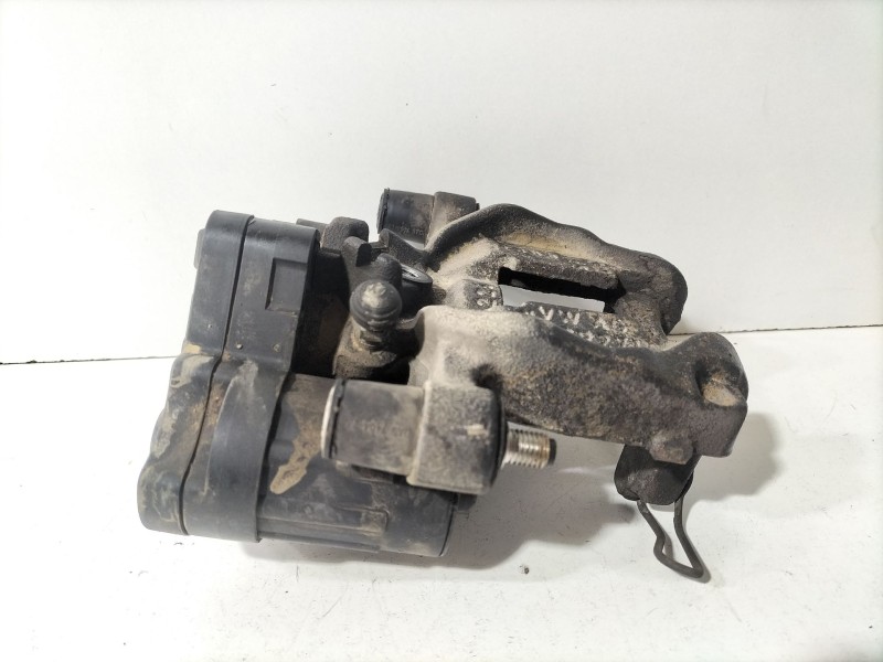 Recambio de pinza freno trasera derecha para volkswagen golf vii (5g1, bq1, be1, be2) 1.6 tdi referencia OEM IAM 8V0615424D  
