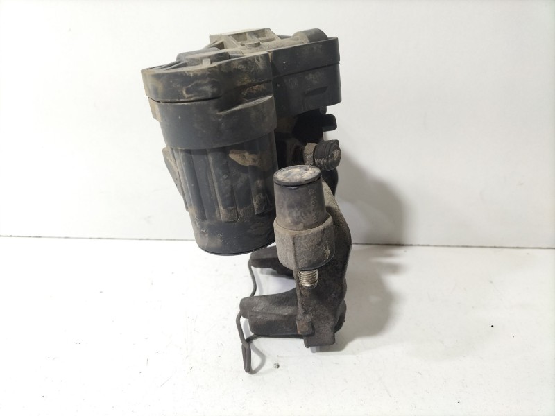 Recambio de pinza freno trasera derecha para volkswagen golf vii (5g1, bq1, be1, be2) 1.6 tdi referencia OEM IAM 8V0615424D  