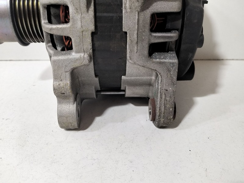 Recambio de alternador para seat ibiza iv st (6j8, 6p8) 1.2 tsi referencia OEM IAM 04E903015A  