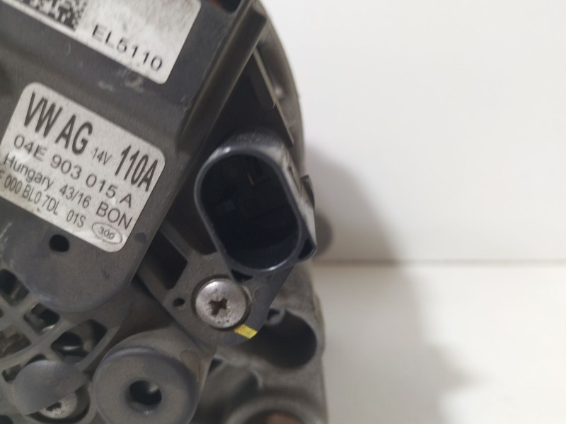 Recambio de alternador para seat ibiza iv st (6j8, 6p8) 1.2 tsi referencia OEM IAM 04E903015A  
