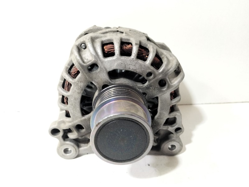 Recambio de alternador para seat ibiza iv st (6j8, 6p8) 1.2 tsi referencia OEM IAM 04E903015A  