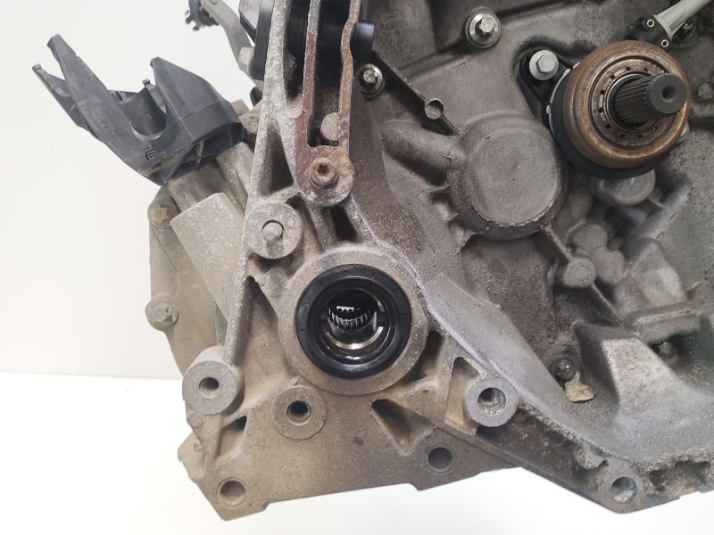 Recambio de caja cambios para renault clio iii grandtour (kr0/1_) 1.5 dci referencia OEM IAM JR5306  