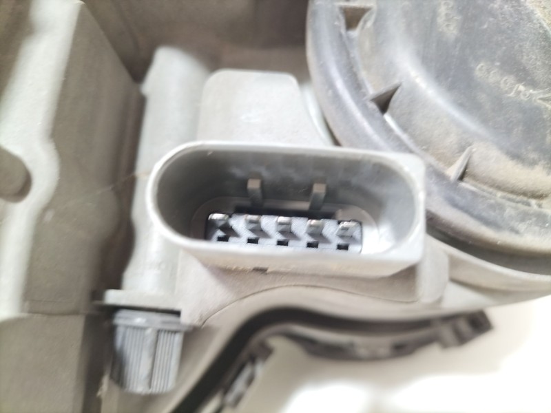 Recambio de faro derecho para mercedes-benz clase c coupé (cl203) c 220 cdi (203.708) referencia OEM IAM 203820425964  