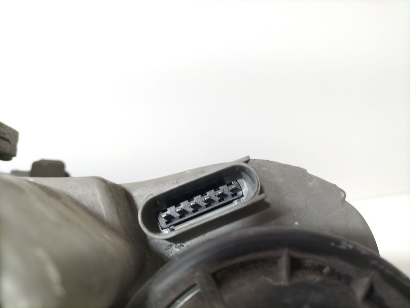 Recambio de faro derecho para mercedes-benz clase c coupé (cl203) c 220 cdi (203.708) referencia OEM IAM 203820425964  