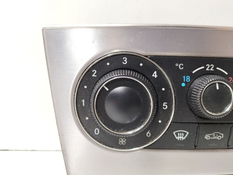 Recambio de mando climatizador para mercedes-benz clase c coupé (cl203) c 220 cdi (203.708) referencia OEM IAM A2038304085  