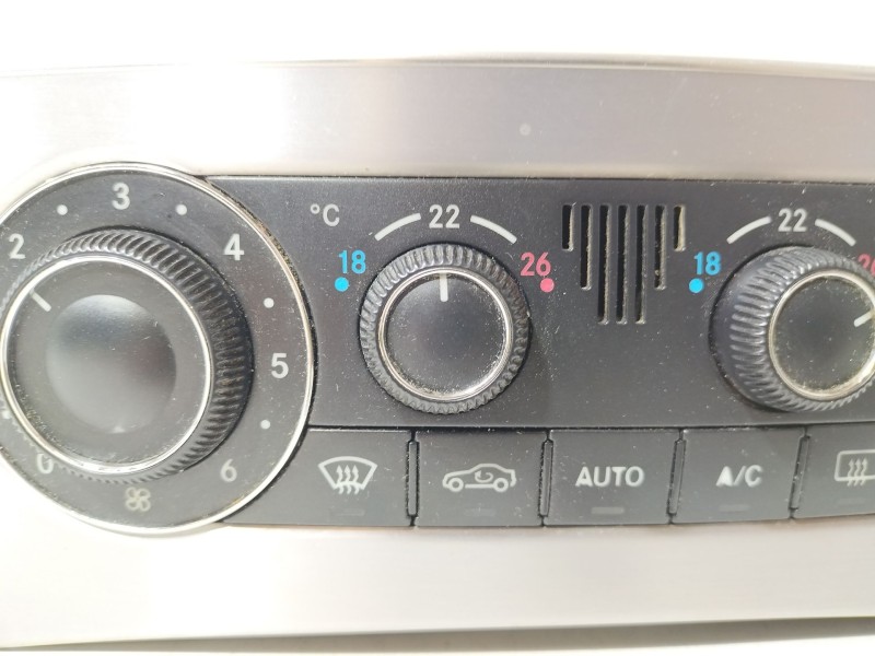 Recambio de mando climatizador para mercedes-benz clase c coupé (cl203) c 220 cdi (203.708) referencia OEM IAM A2038304085  