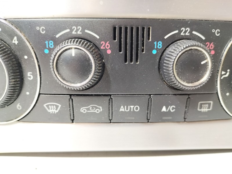 Recambio de mando climatizador para mercedes-benz clase c coupé (cl203) c 220 cdi (203.708) referencia OEM IAM A2038304085  