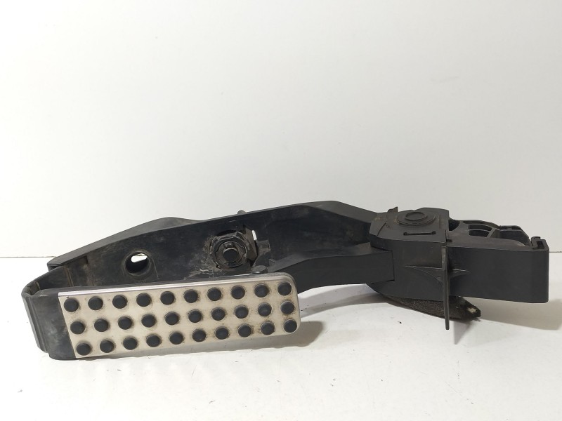 Recambio de potenciometro pedal para mercedes-benz clase c coupé (cl203) c 220 cdi (203.708) referencia OEM IAM A2113010001  