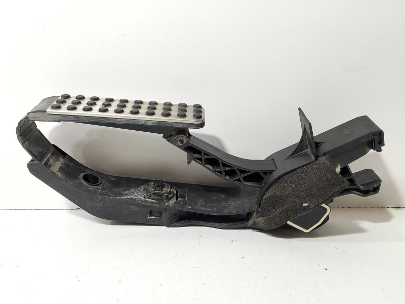 Recambio de potenciometro pedal para mercedes-benz clase c coupé (cl203) c 220 cdi (203.708) referencia OEM IAM A2113010001  