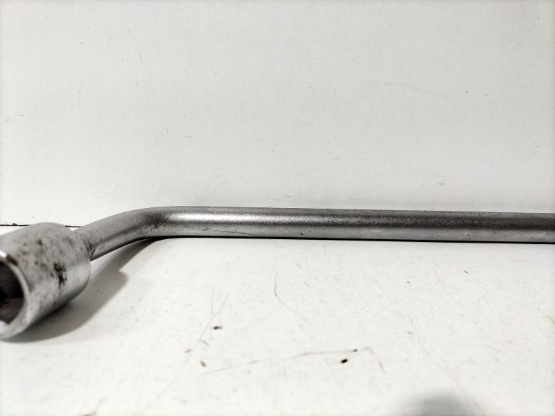 Recambio de llave rueda para mercedes-benz clase c coupé (cl203) c 220 cdi (203.708) referencia OEM IAM A2215810001  