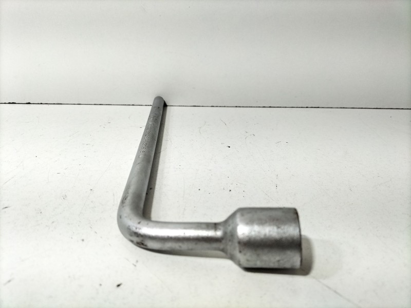 Recambio de llave rueda para mercedes-benz clase c coupé (cl203) c 220 cdi (203.708) referencia OEM IAM A2215810001  